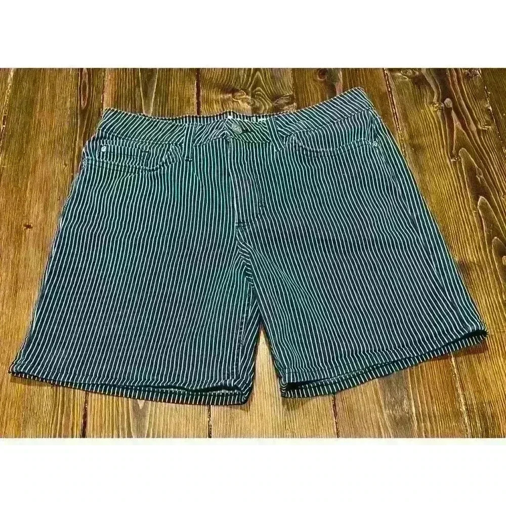 Lee Regular Fit Mid Rise Denim Shorts Sz 10 White Blue Striped